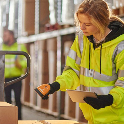 ABBIGLIAMENTO ALTA VISIBILITÀ PER PERSONALE DI MAGAZZINO